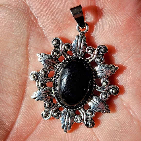 Genuine Crystal Vintage Victorian Style Sun Pendant Necklace With Rope Chain - Picture 2 of 15